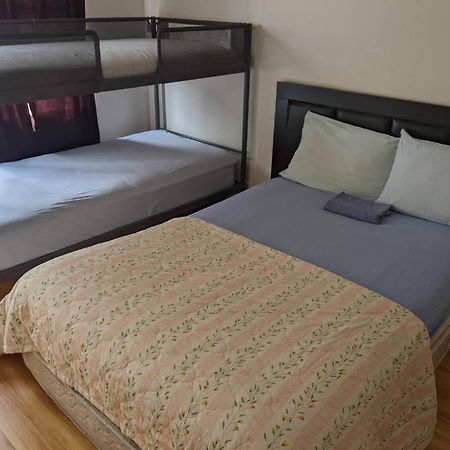Vancouver Backpacker House - 10 Min Walk To Metrotown Skytrain Station بورنبي المظهر الخارجي الصورة
