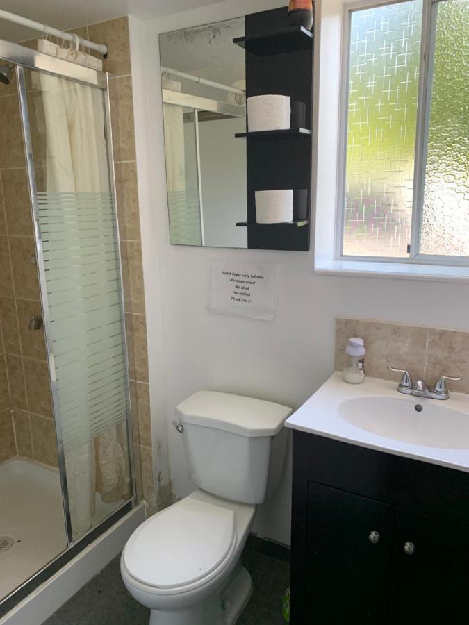 Vancouver Backpacker House - 10 Min Walk To Metrotown Skytrain Station بورنبي المظهر الخارجي الصورة