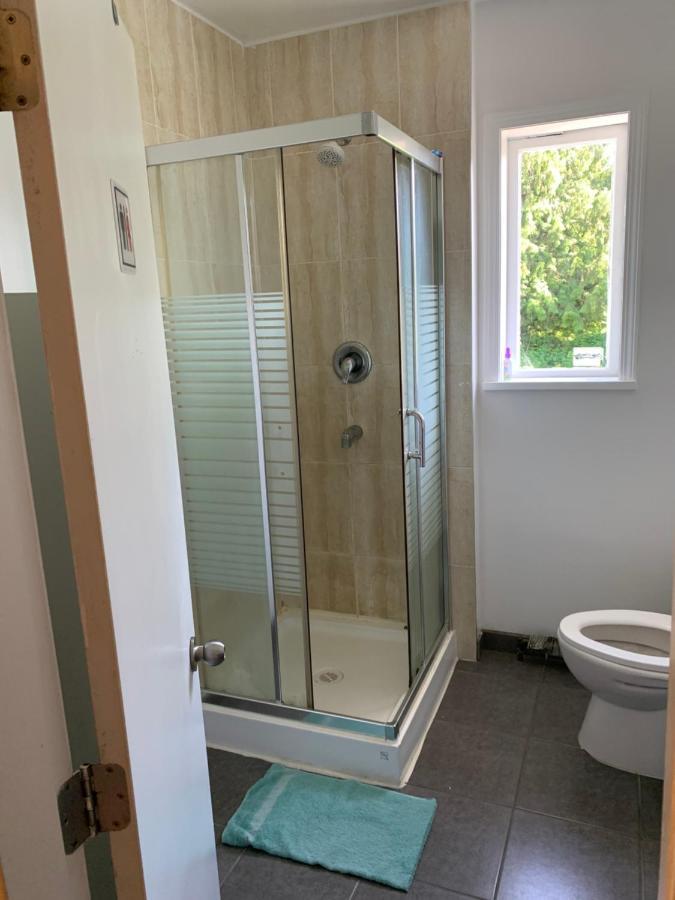 Vancouver Backpacker House - 10 Min Walk To Metrotown Skytrain Station بورنبي المظهر الخارجي الصورة