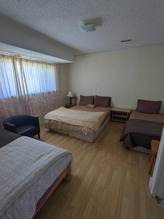 Vancouver Backpacker House - 10 Min Walk To Metrotown Skytrain Station بورنبي المظهر الخارجي الصورة