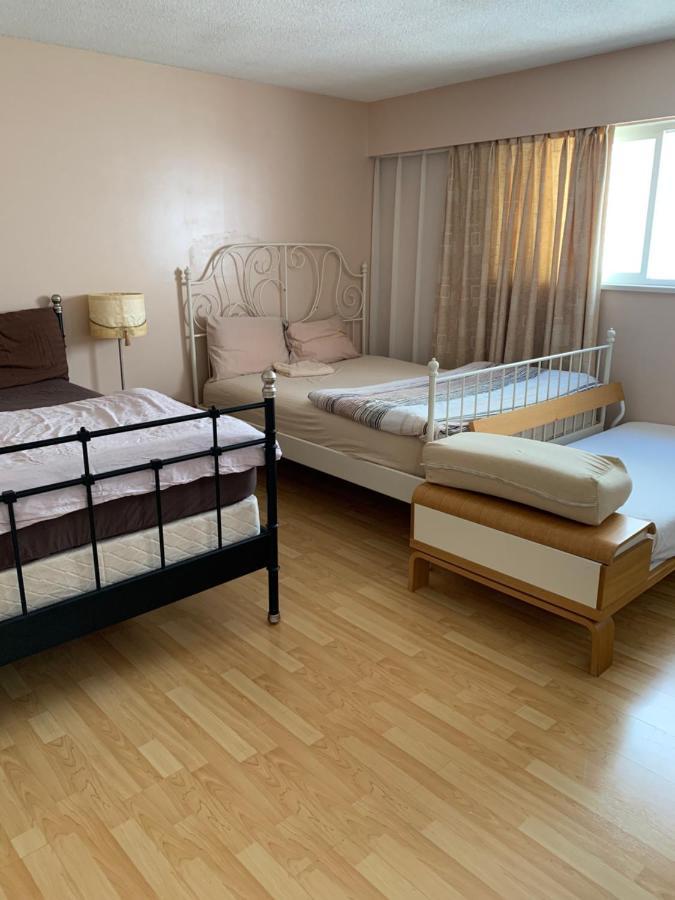Vancouver Backpacker House - 10 Min Walk To Metrotown Skytrain Station بورنبي المظهر الخارجي الصورة
