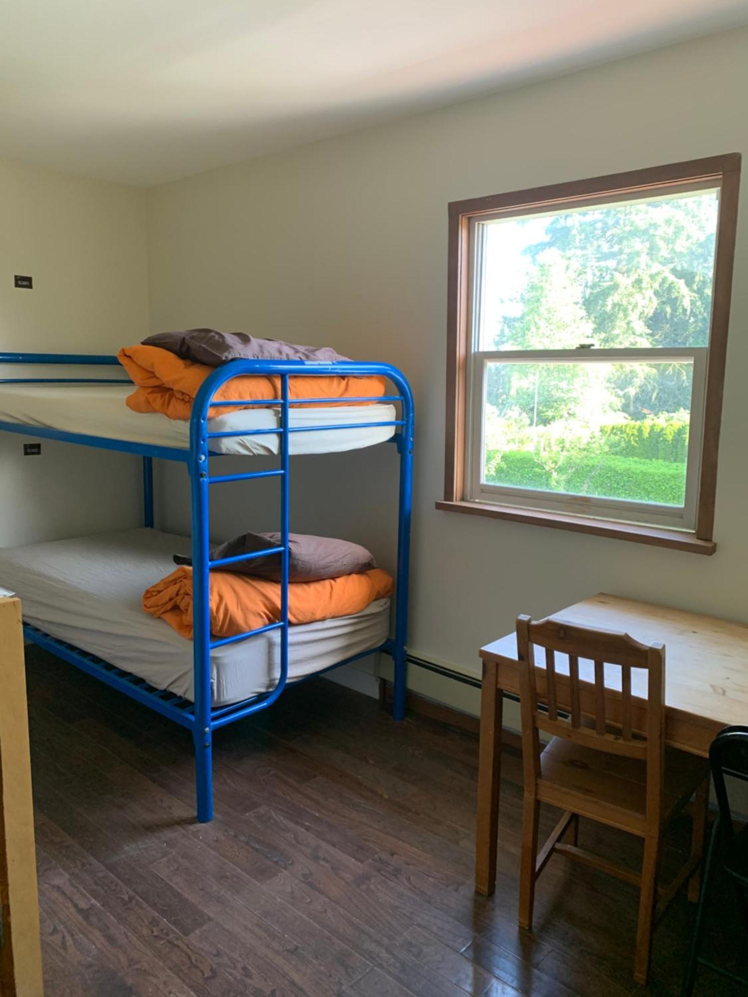 Vancouver Backpacker House - 10 Min Walk To Metrotown Skytrain Station بورنبي المظهر الخارجي الصورة