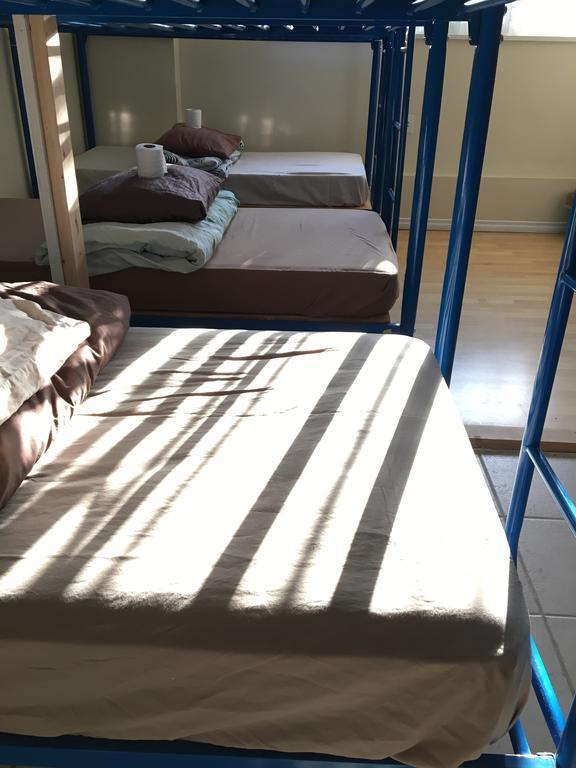 Vancouver Backpacker House - 10 Min Walk To Metrotown Skytrain Station بورنبي المظهر الخارجي الصورة